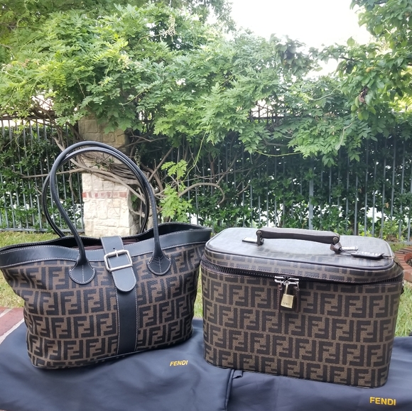 Authentic Fendi Tote and Train case set. - Picture 4 of 16